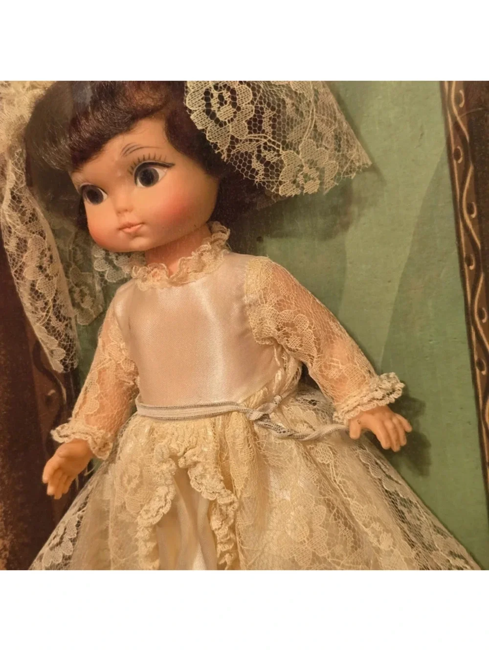 1966 Uneeda Pretty Portrait Doll • Vintage Bridal Gown • Original Box